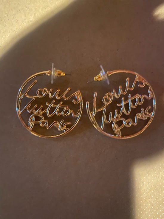 The Unbranded Brand Jewelry - Designer inspired hoop earrings ✨